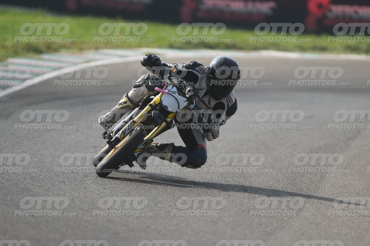 PITBIKE WHITE black - PITBIKE · DSH_5080
