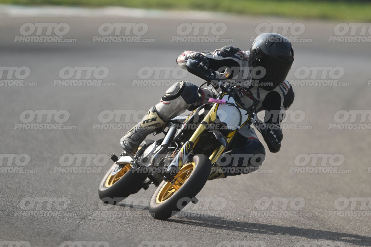 PITBIKE WHITE black - PITBIKE · DSH_5082