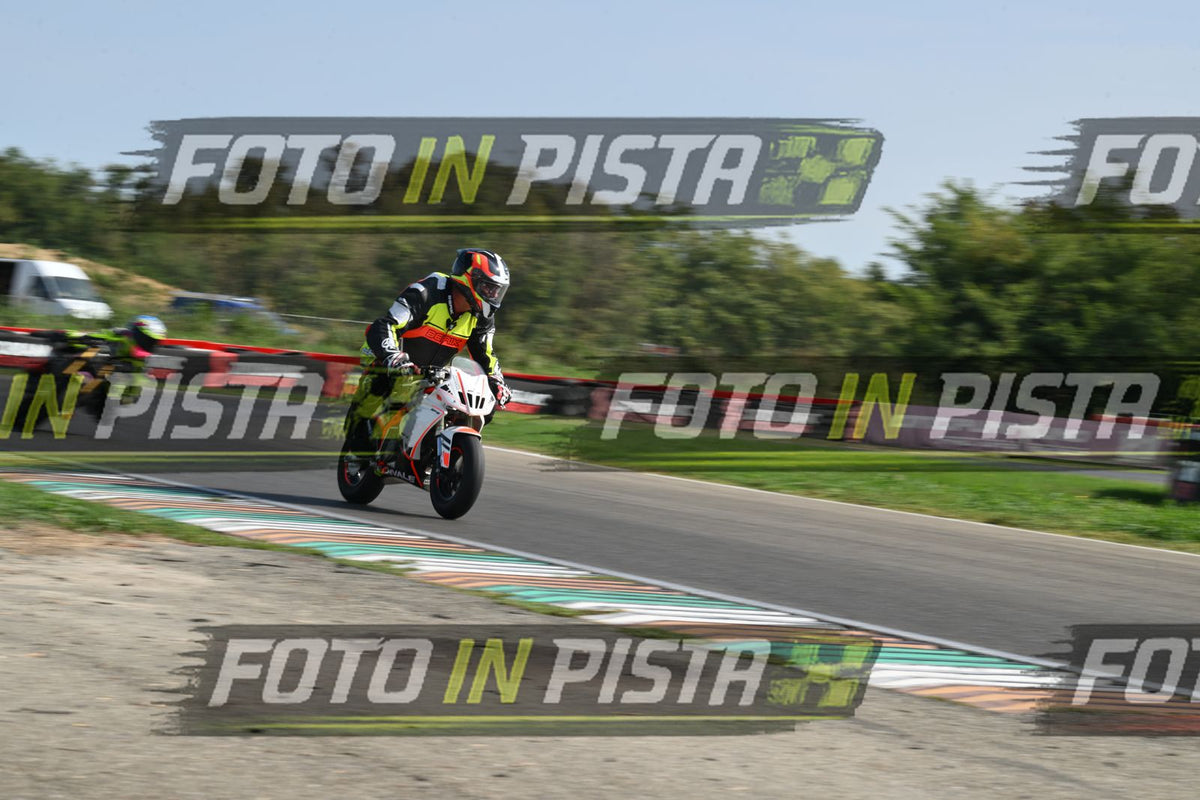 PITBIKE - SCOOTER OHVALE BIANCA - TUTA BERIK · DSH_5155