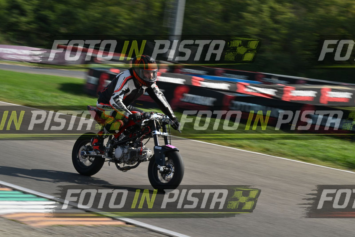 PITBIKE - SCOOTER PIT ROSSA NERA - CASCO NERO ARANCIO · DSH_5181