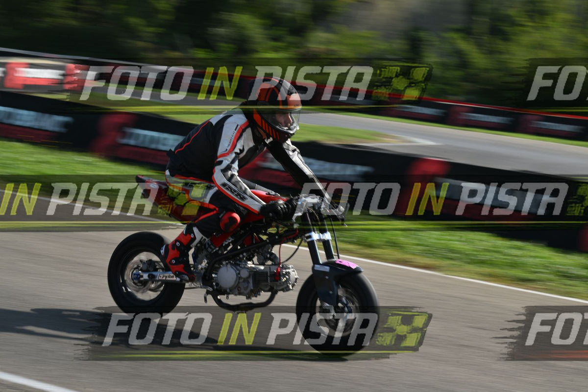 PITBIKE - SCOOTER PIT ROSSA NERA - CASCO NERO ARANCIO · DSH_5183