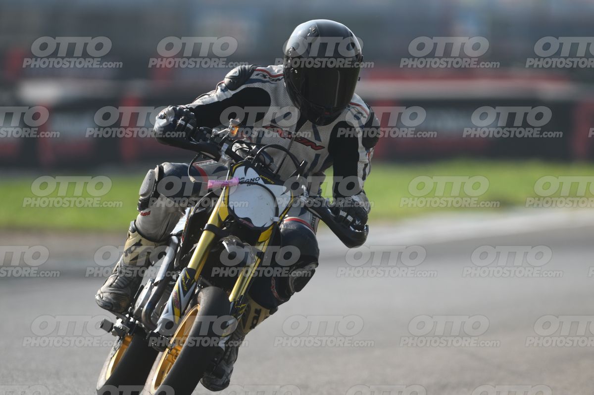 PITBIKE WHITE black - PITBIKE · DSH_5189