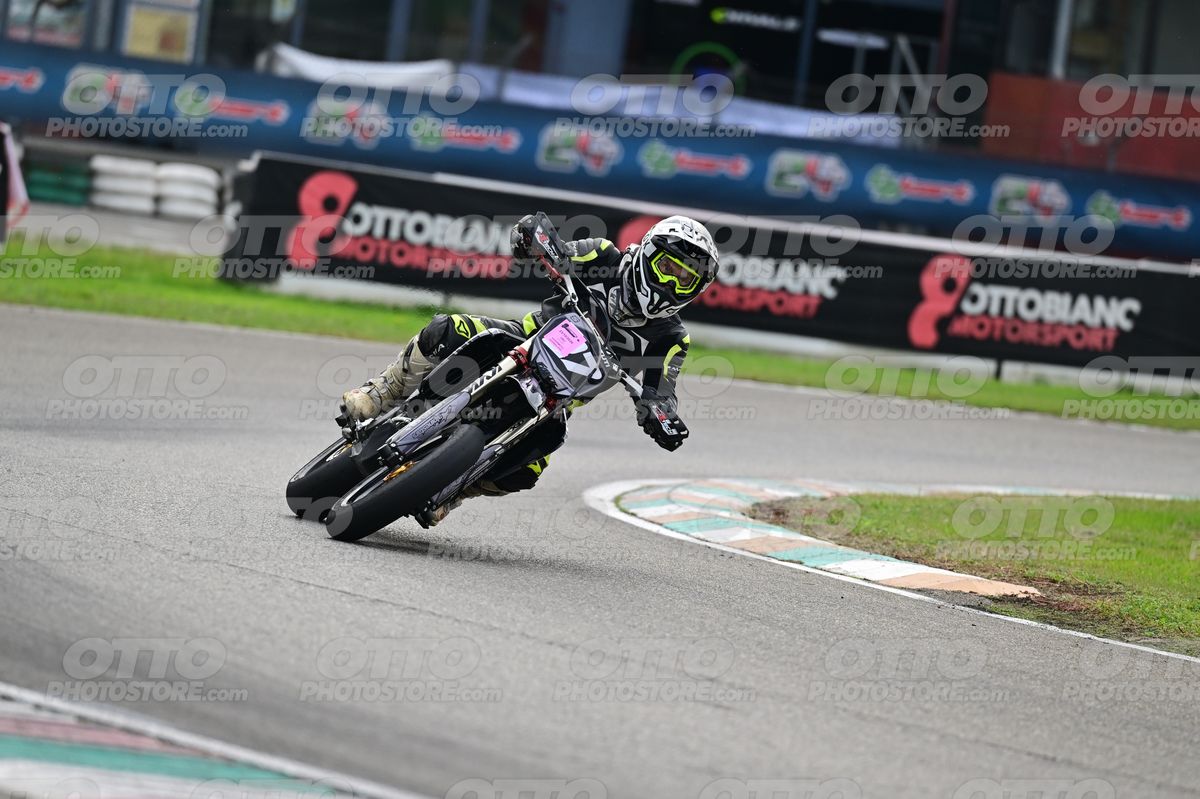 SUPERMOTO 27 · DSH_5750