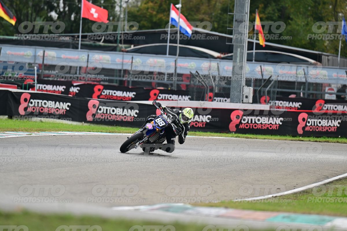 SUPERMOTO 88 · DSH_5800