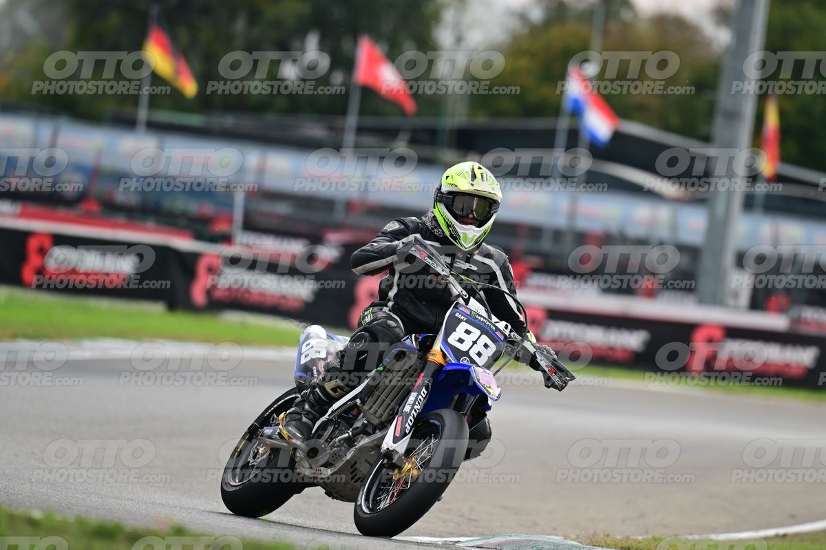 SUPERMOTO 88 · DSH_5806