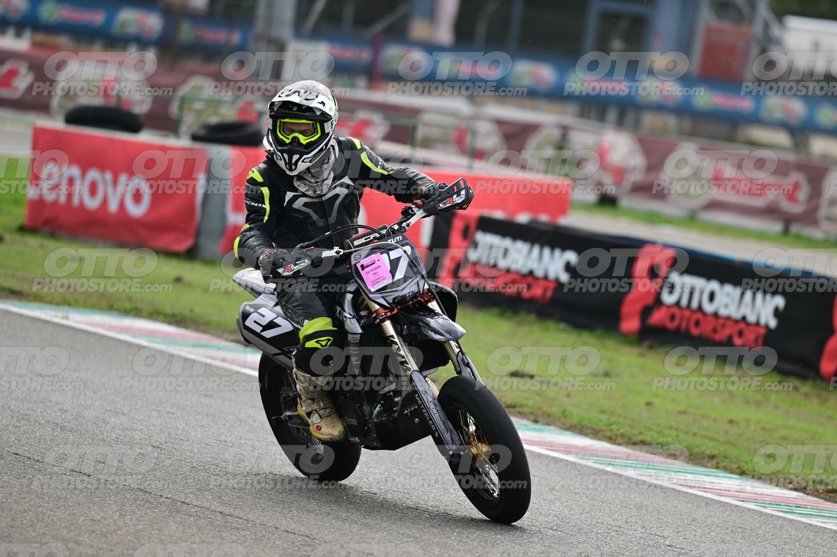 SUPERMOTO 27 · DSH_5833