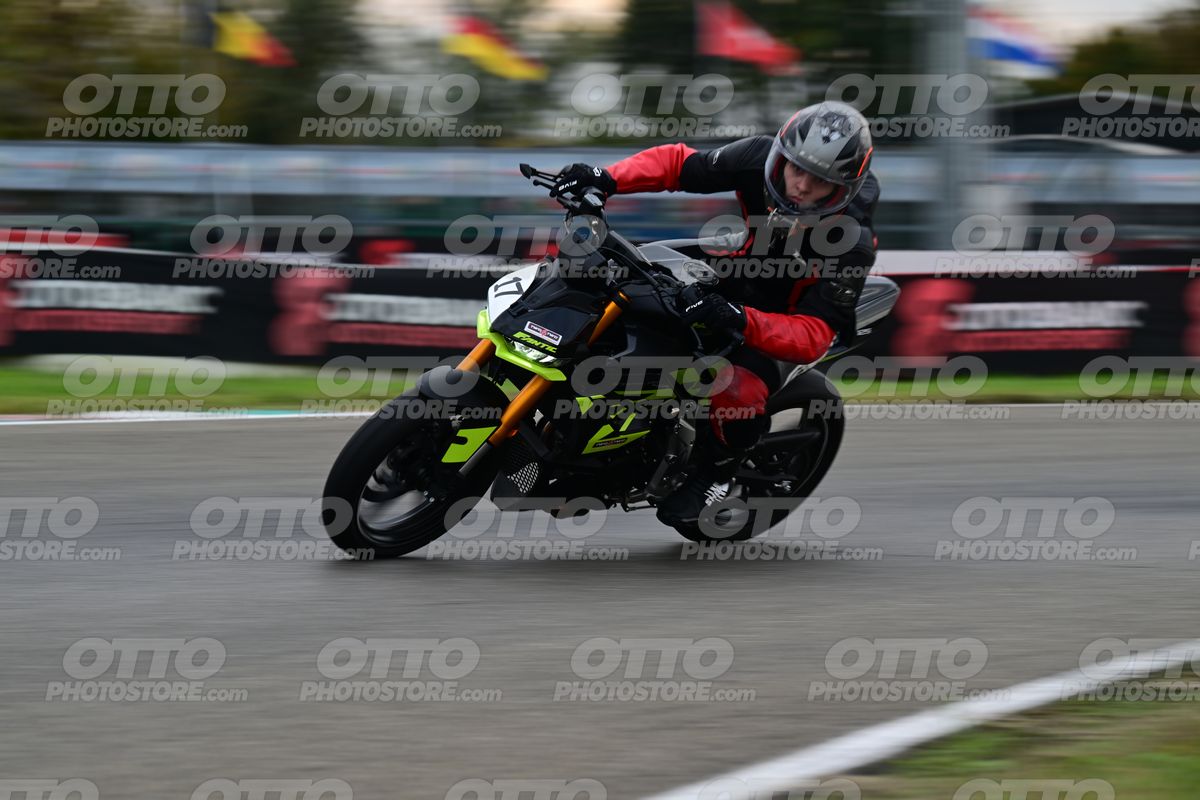 PITBIKE - SCOOTER 17 · DSH_5902