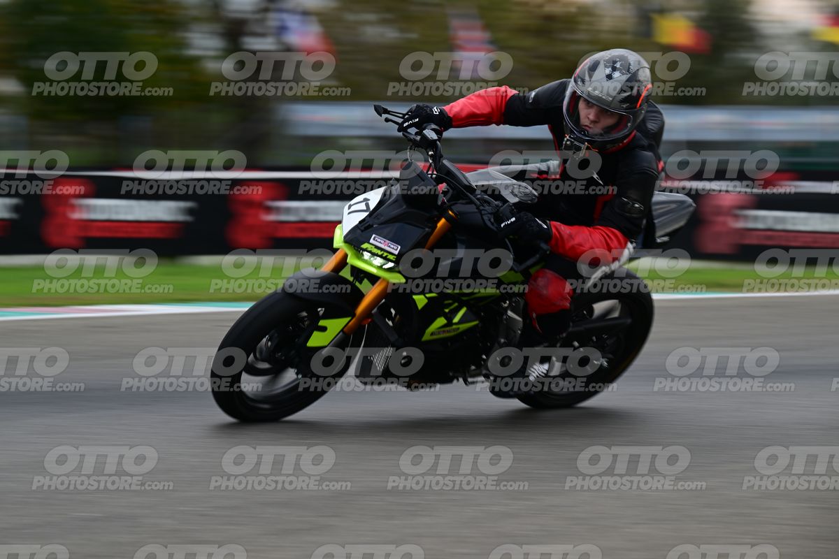 PITBIKE - SCOOTER 17 · DSH_5903
