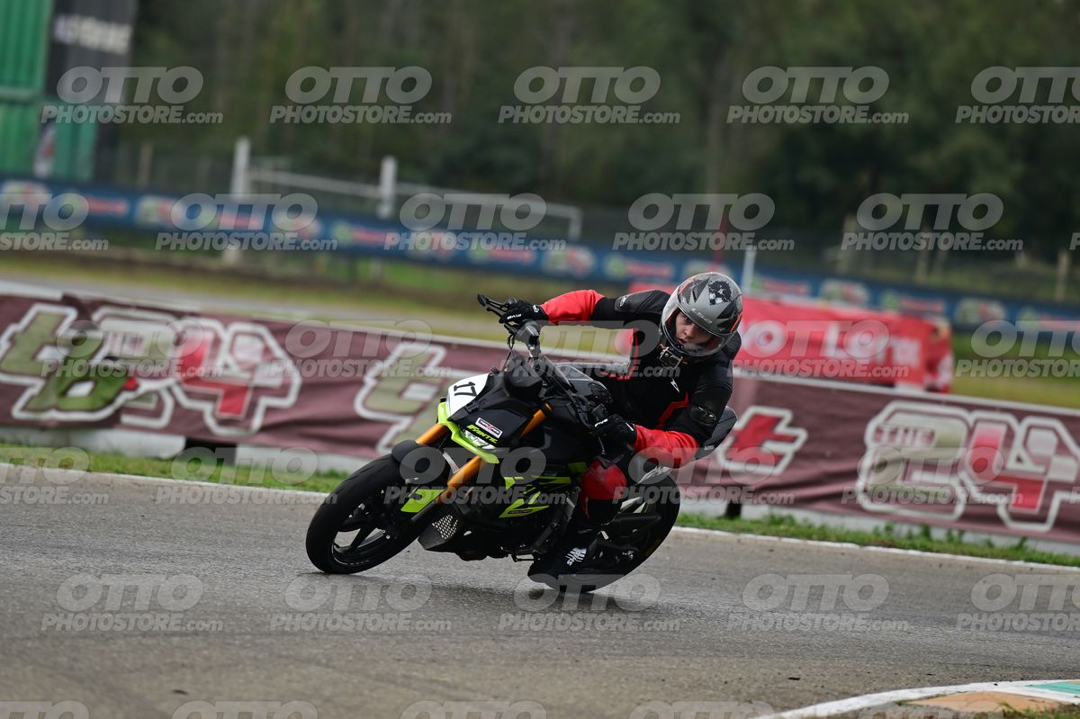 PITBIKE - SCOOTER 17 · DSH_6024