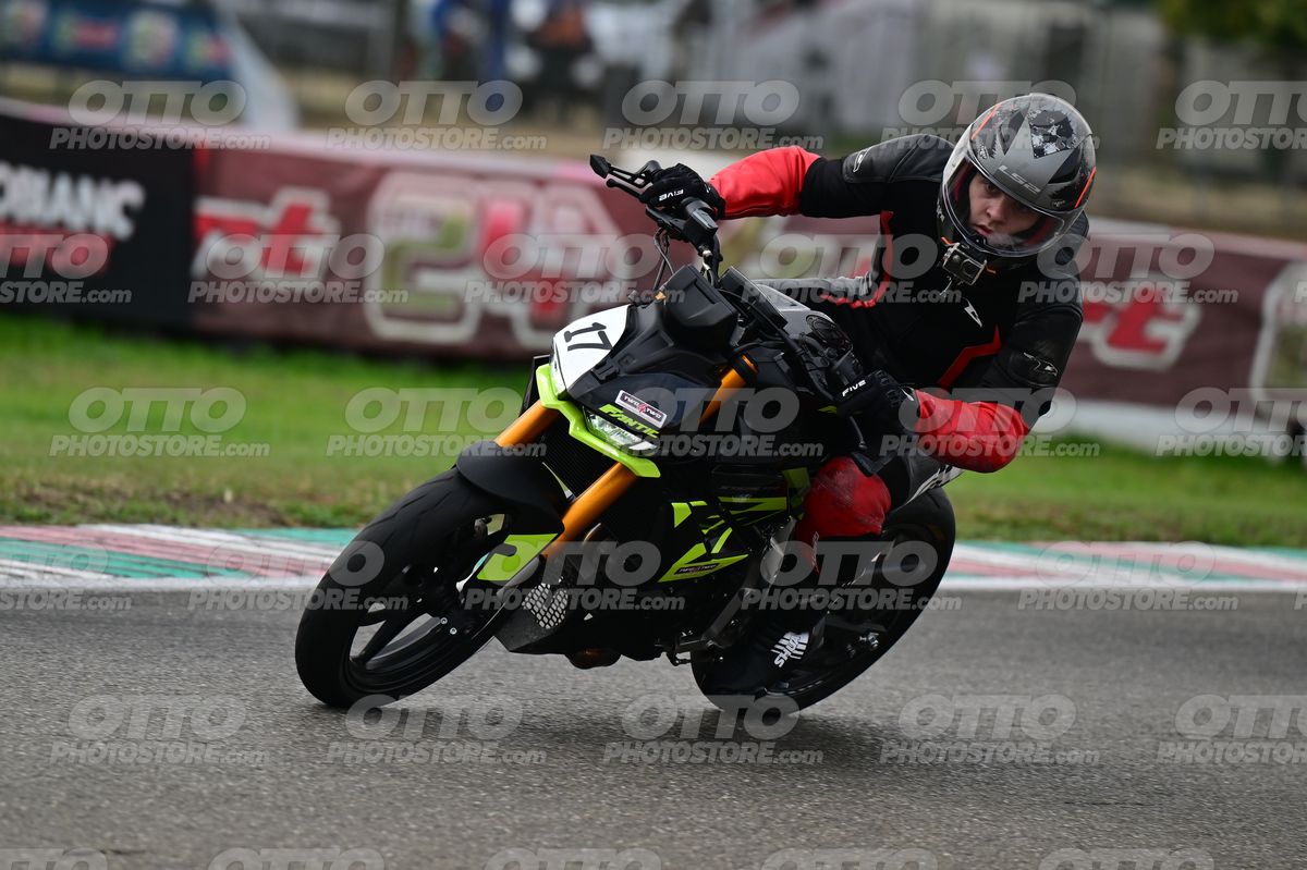 PITBIKE - SCOOTER 17 · DSH_6027