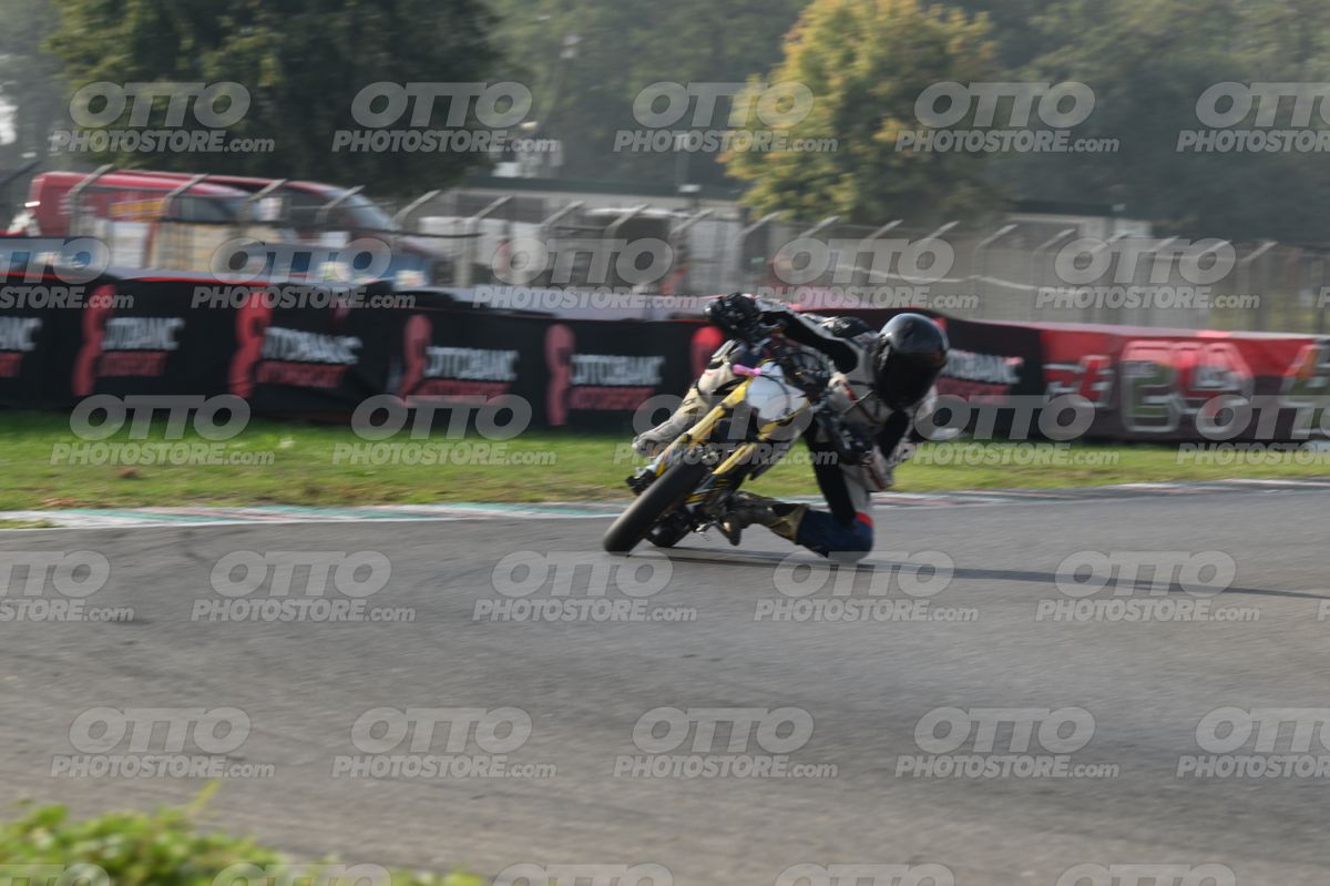 PITBIKE WHITE black - PITBIKE · DSH_6037