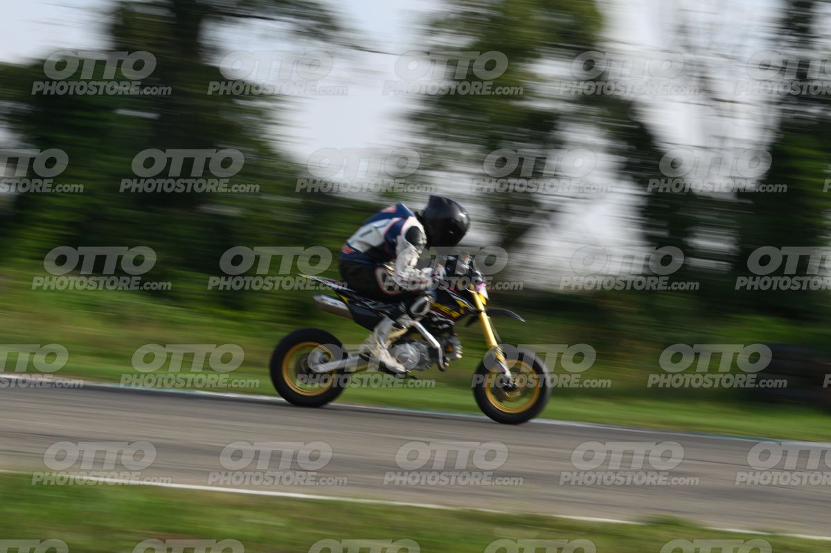 PITBIKE WHITE black - PITBIKE · DSH_6176