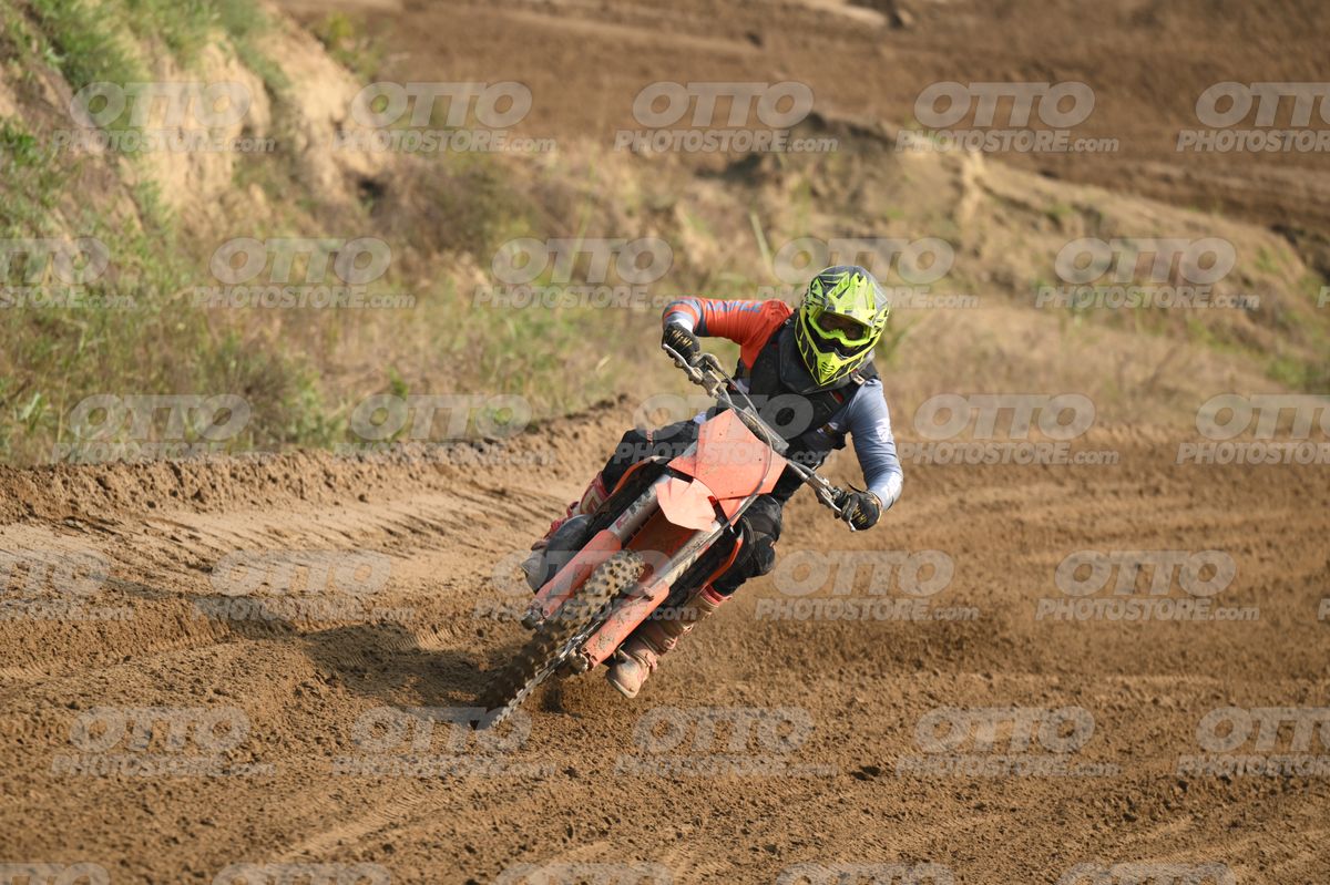 0 - KTM NO GRP (yellow helmet) · DSH_6747