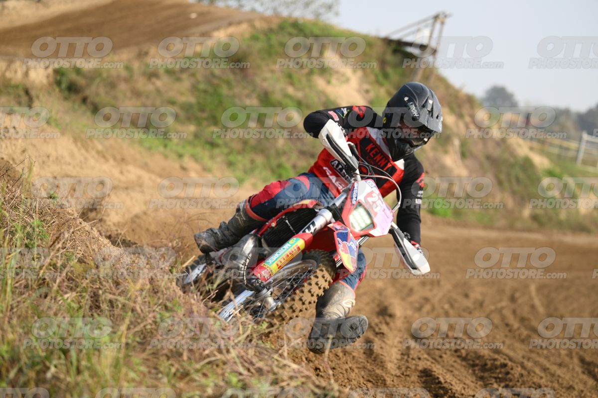 25 · DSH_6796