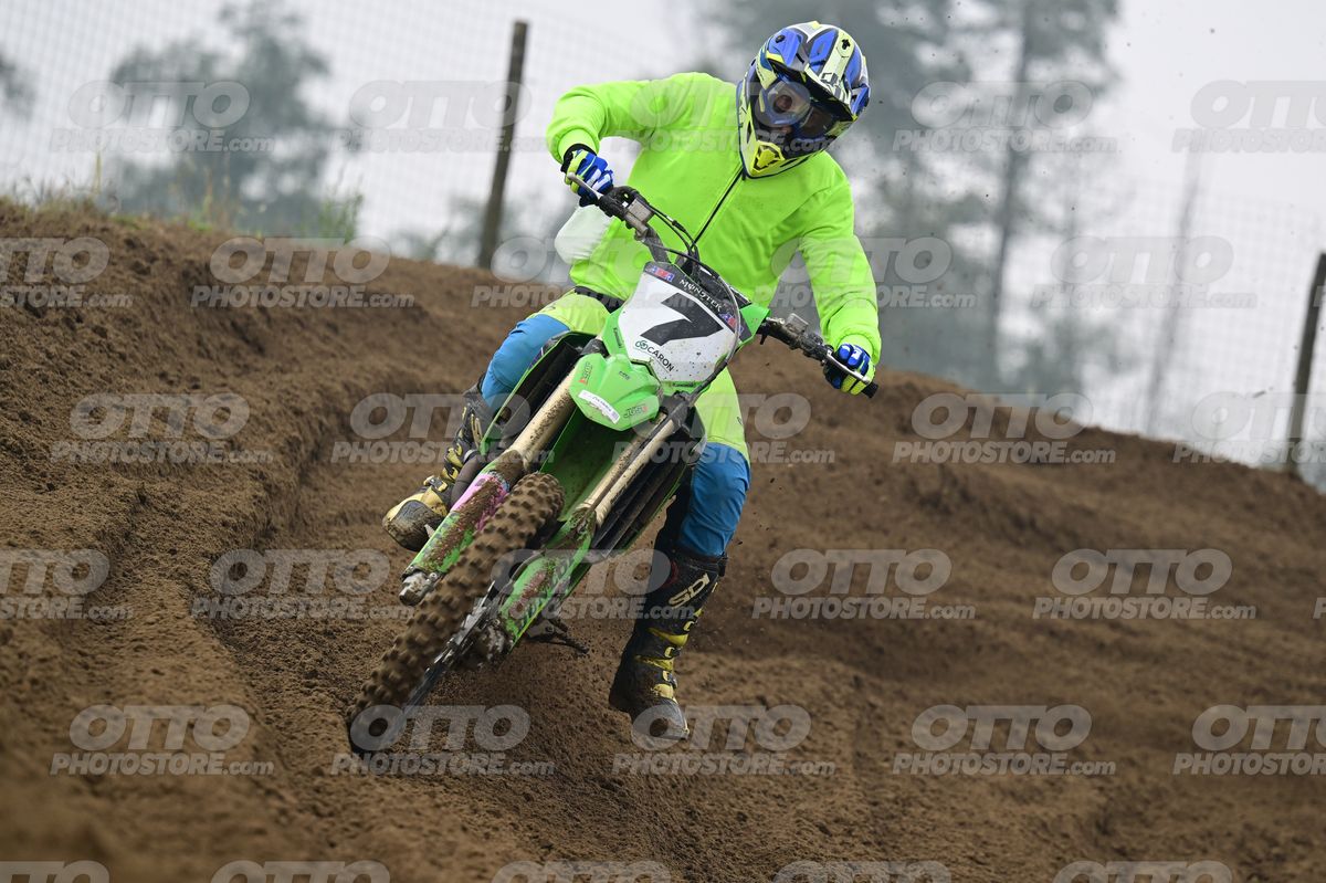 7 GREEN · DSH_6805