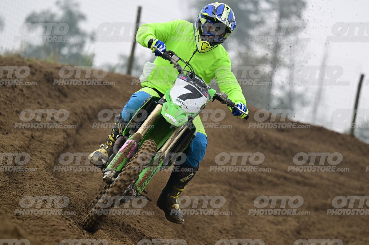 7 GREEN · DSH_6806