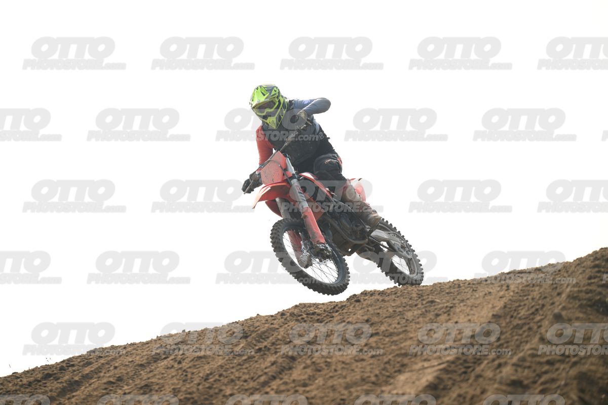 0 - KTM NO GRP (yellow helmet) · DSH_6845