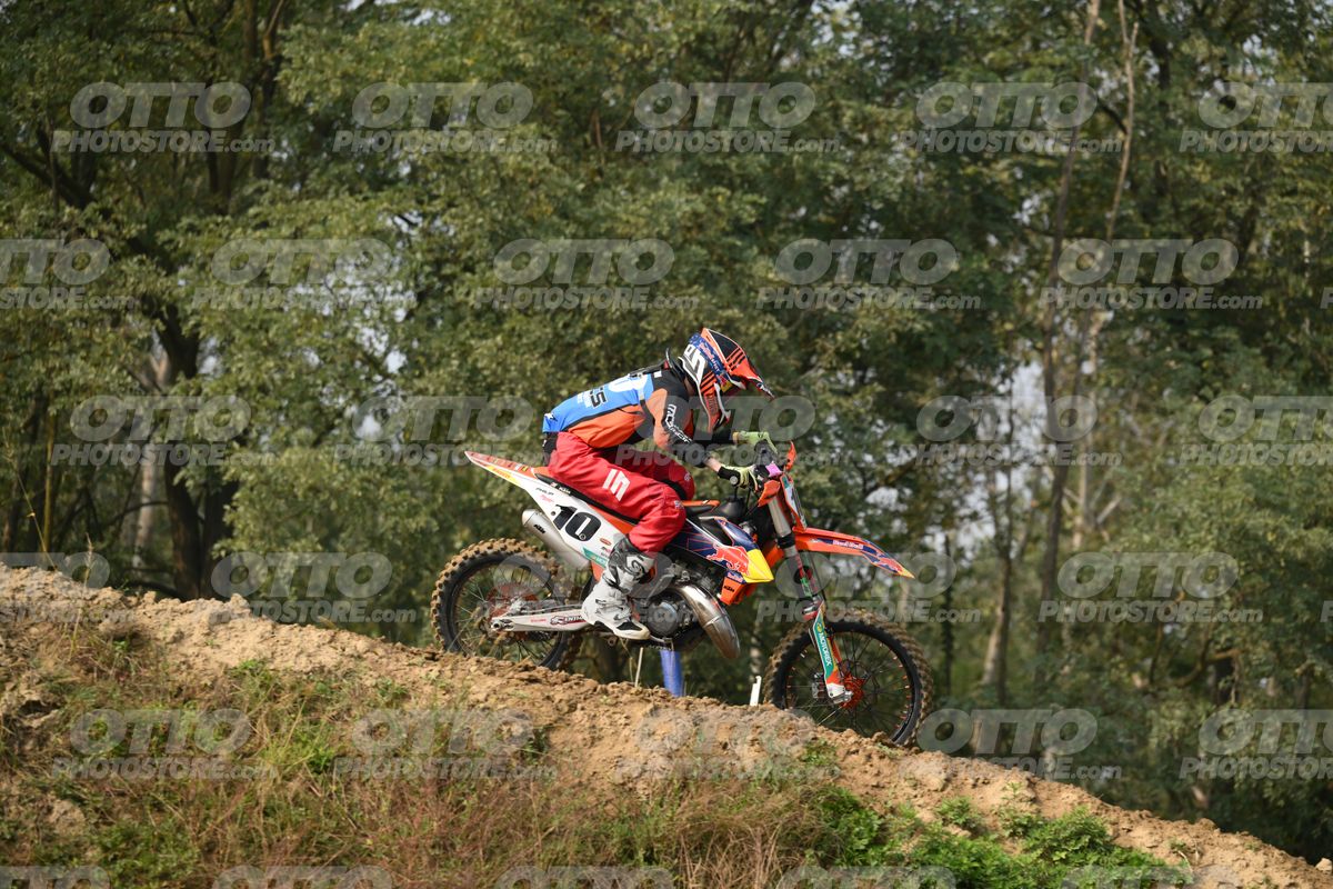 10 · DSH_6859