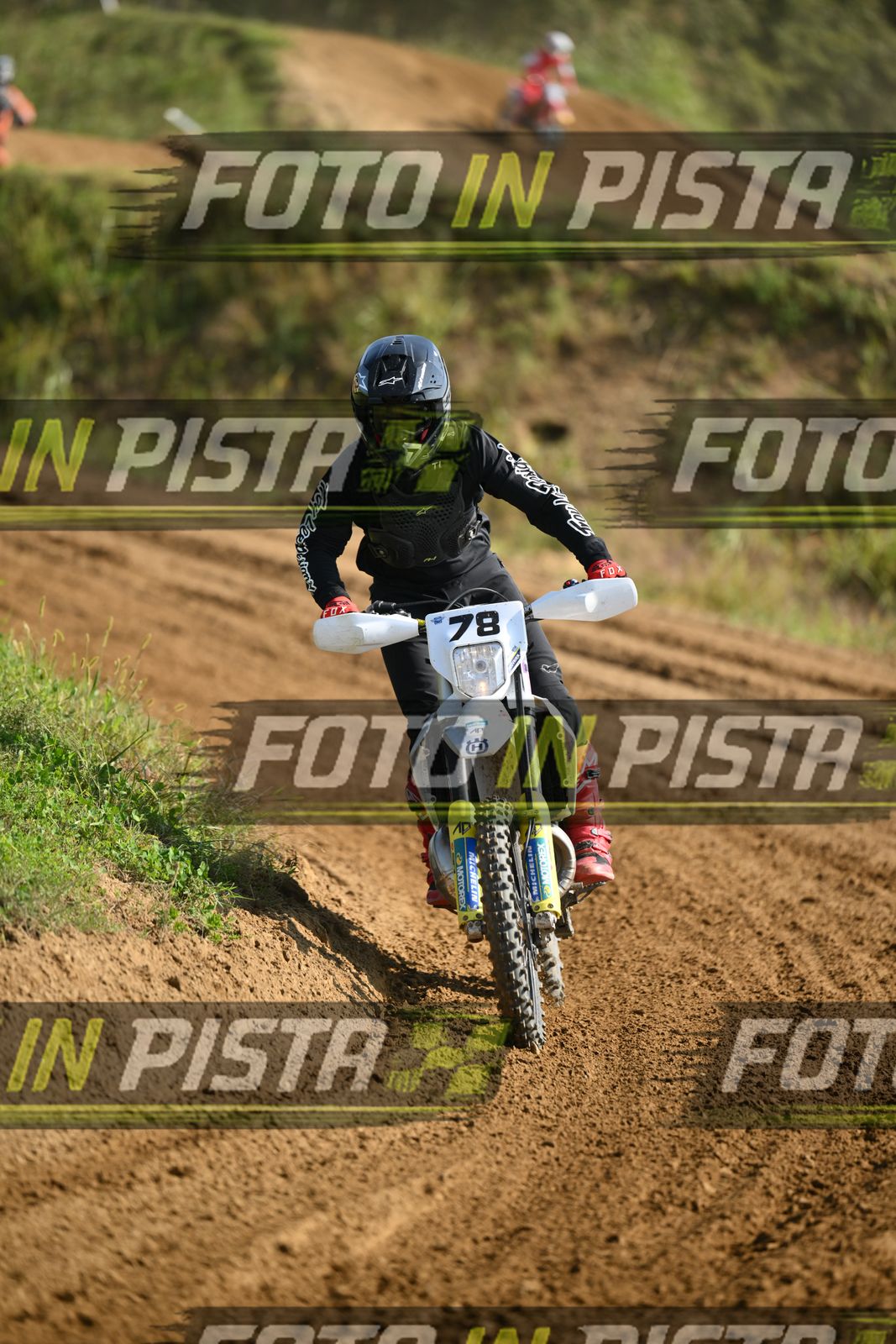 78 · DSH_6896