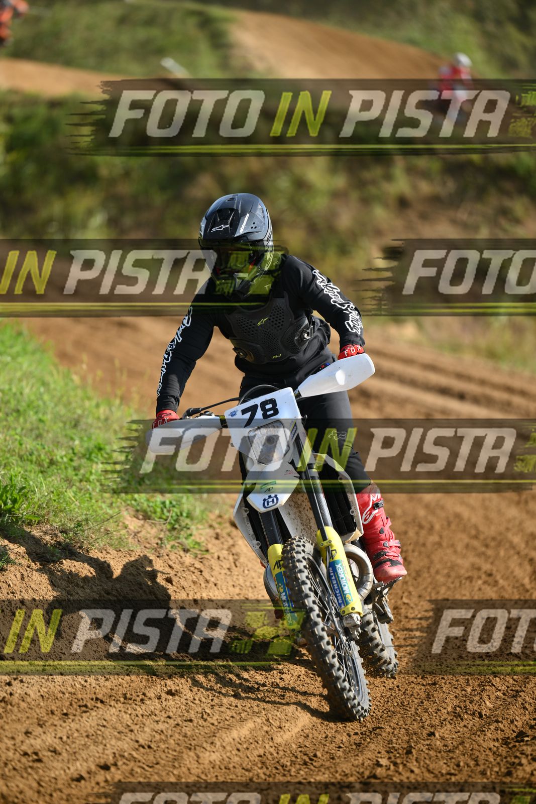 78 · DSH_6900