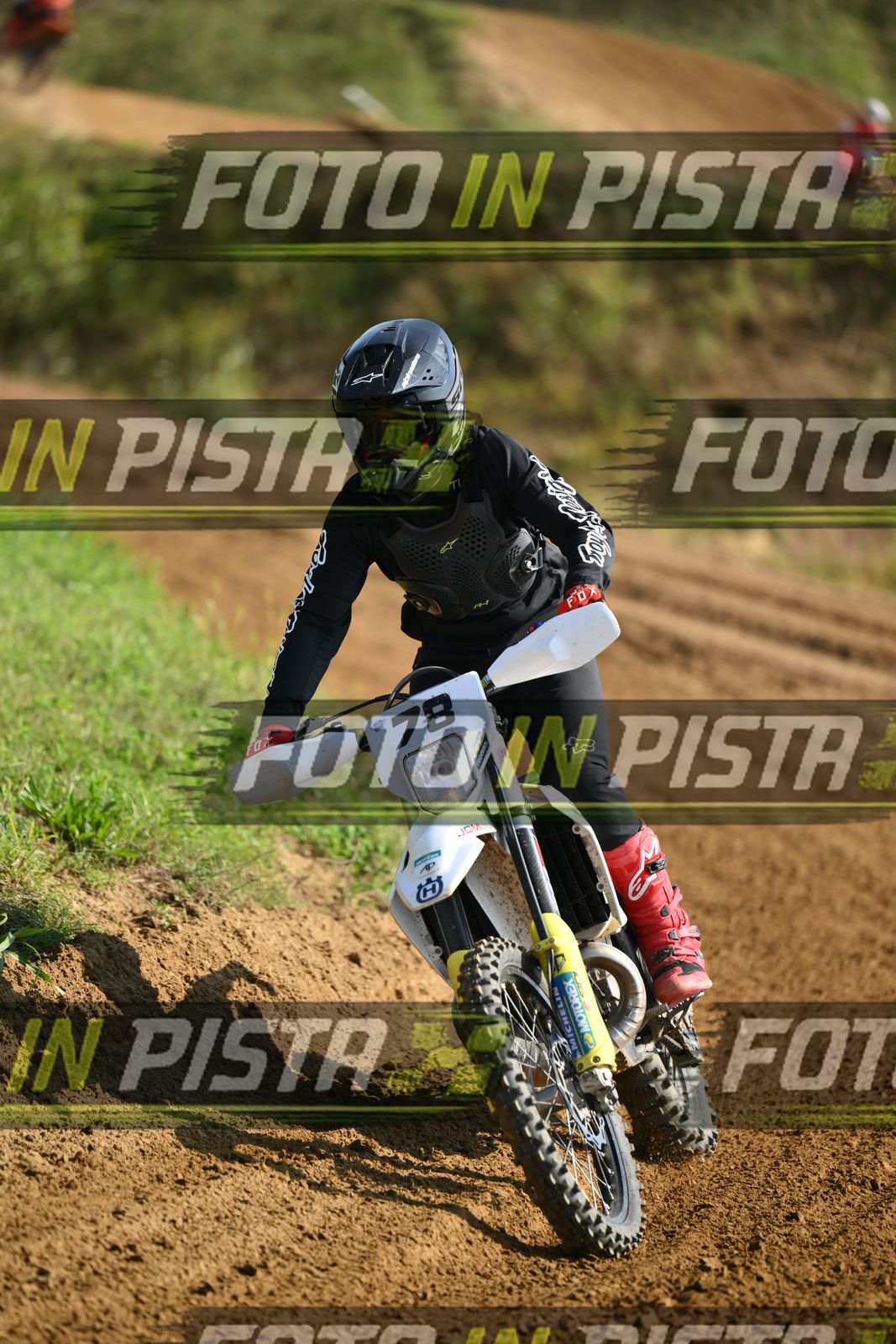 78 · DSH_6901