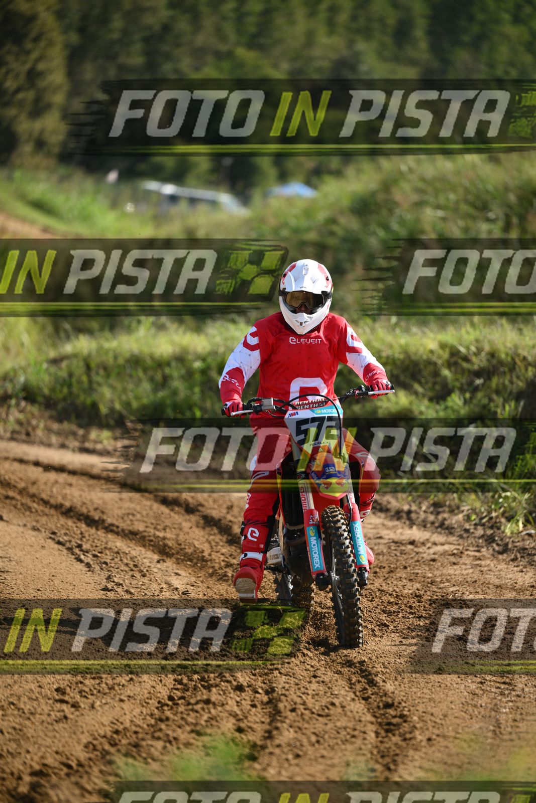 572 · DSH_6963