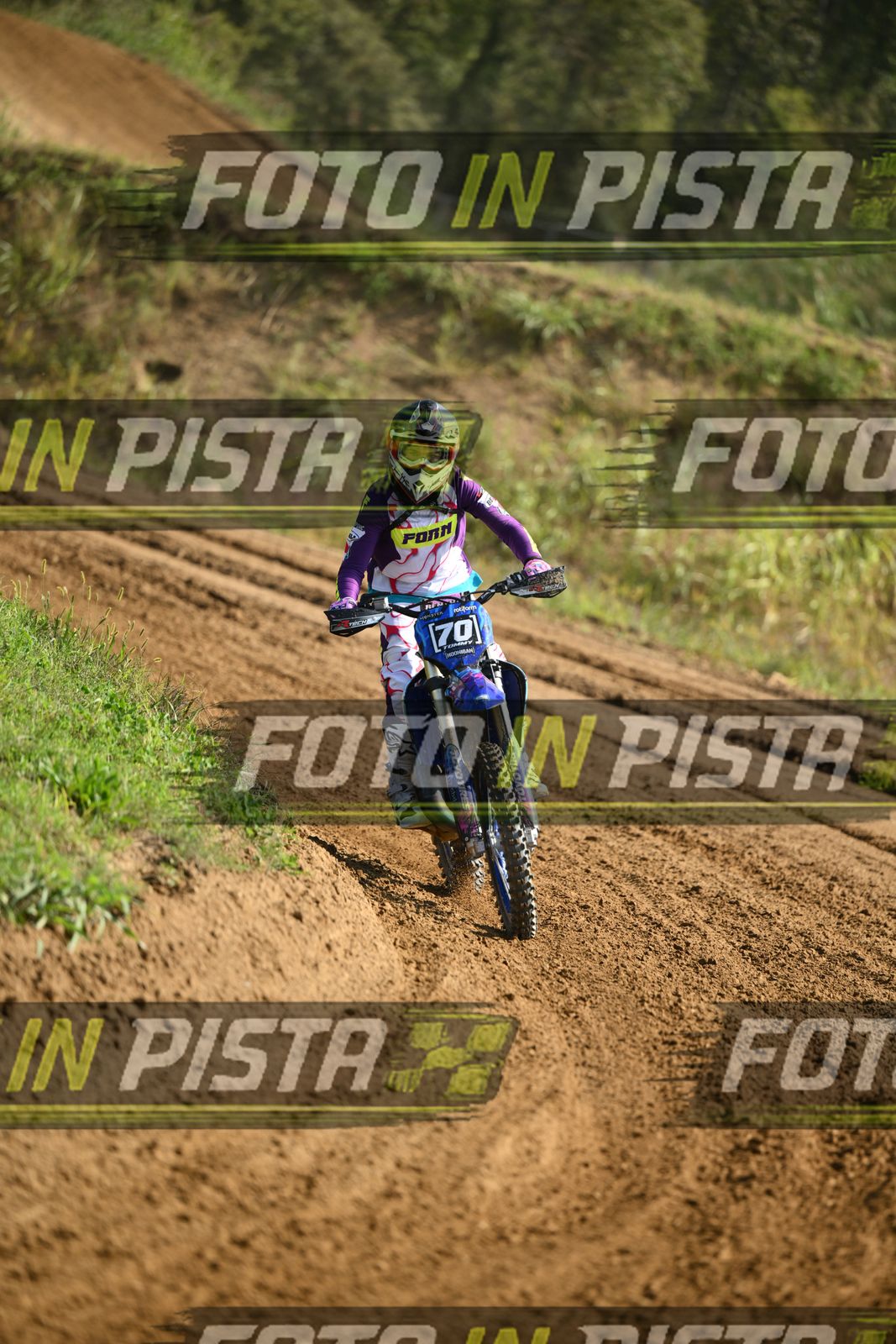 70 · DSH_7011