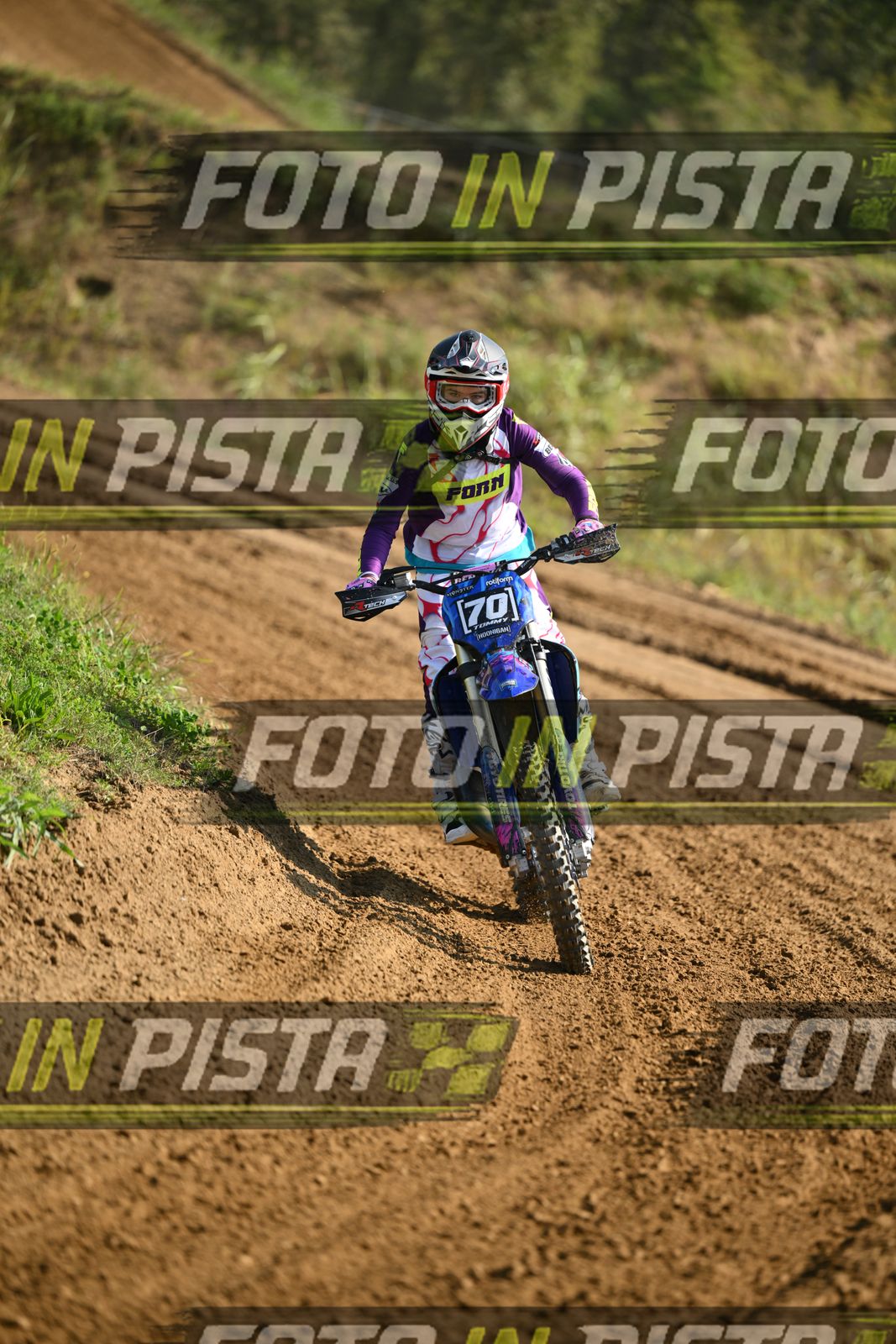 70 · DSH_7013