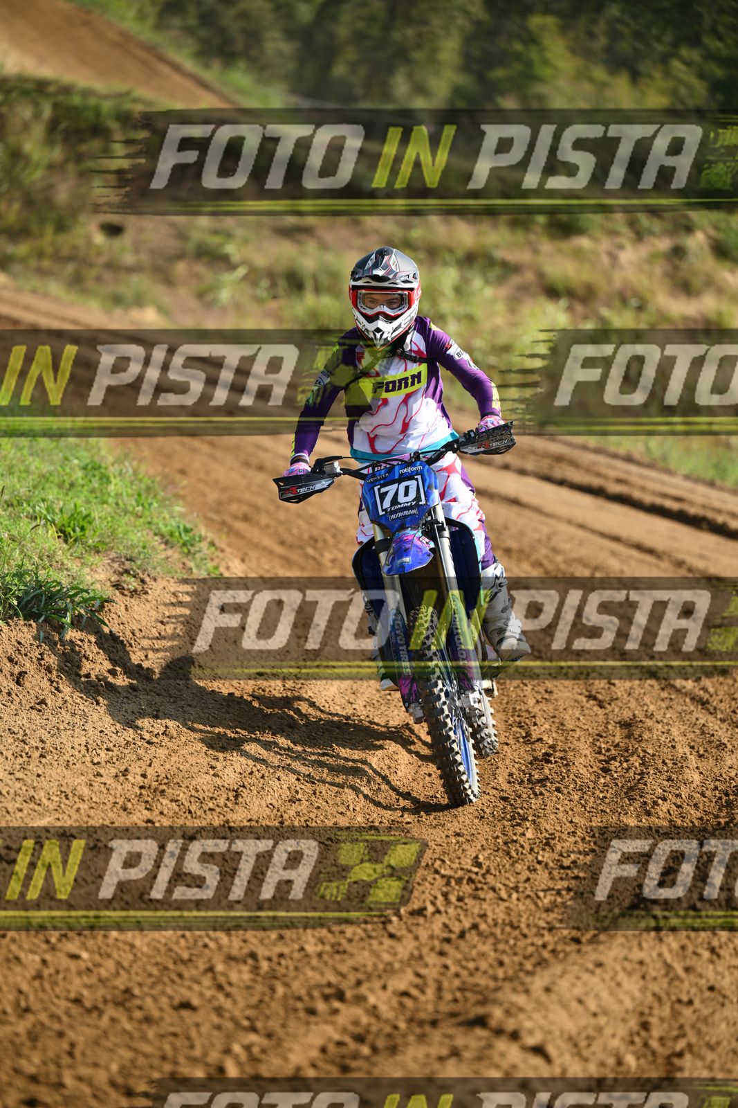 70 · DSH_7015