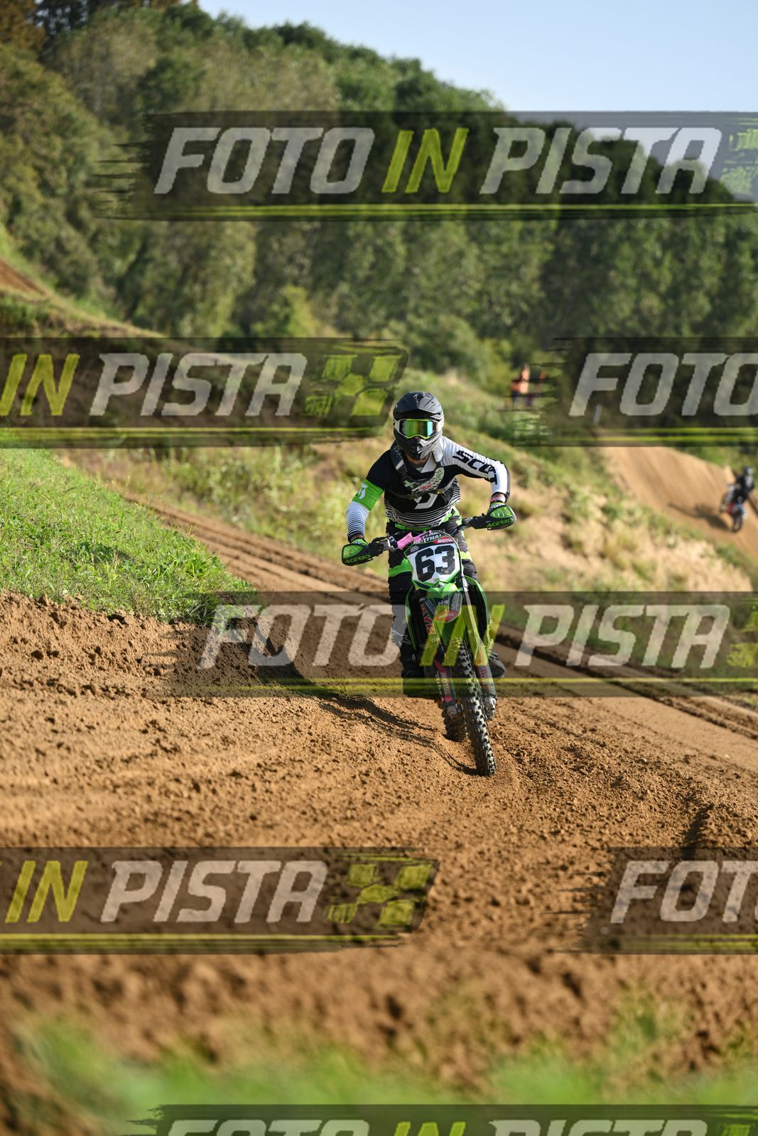 63 · DSH_7051