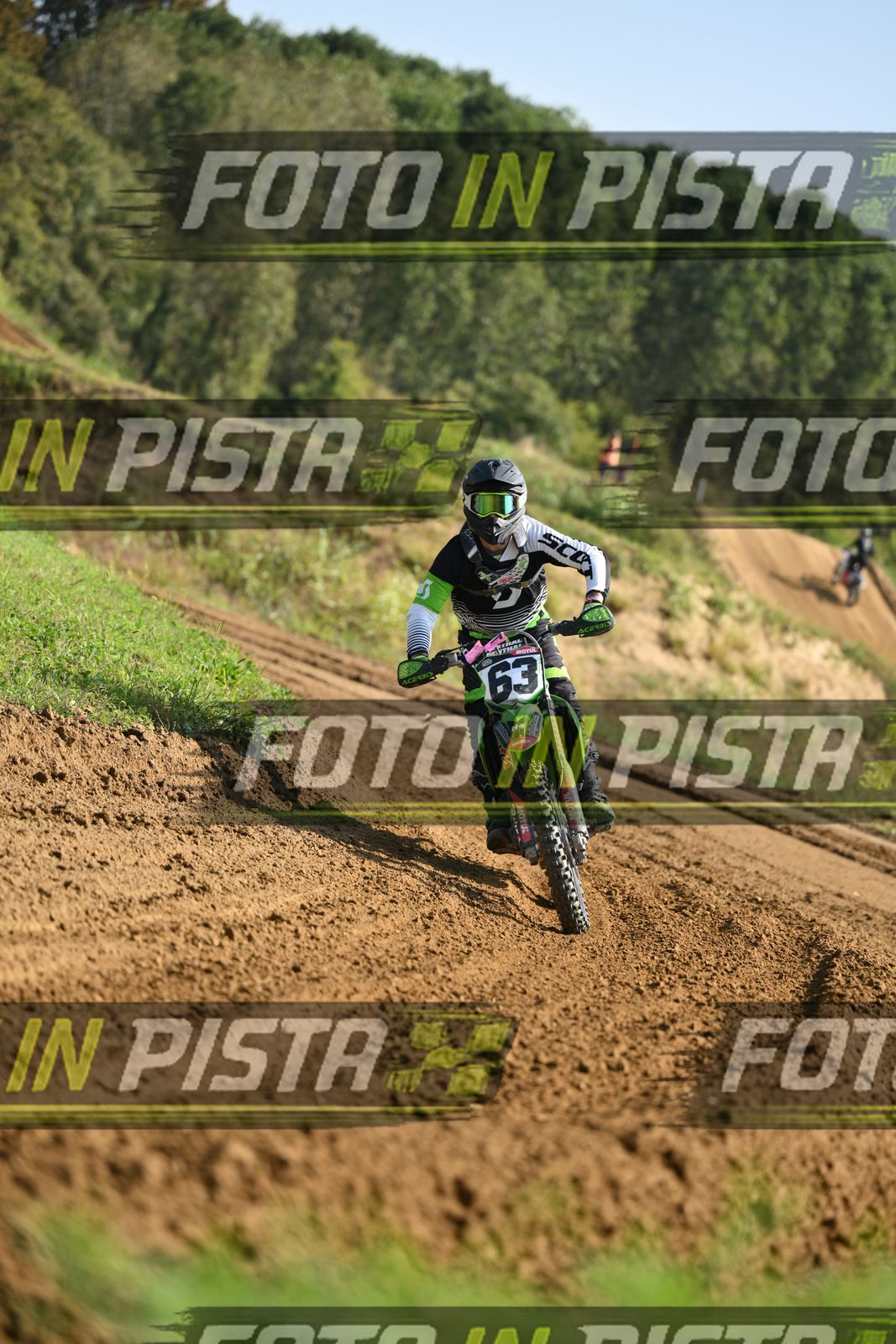 63 · DSH_7052