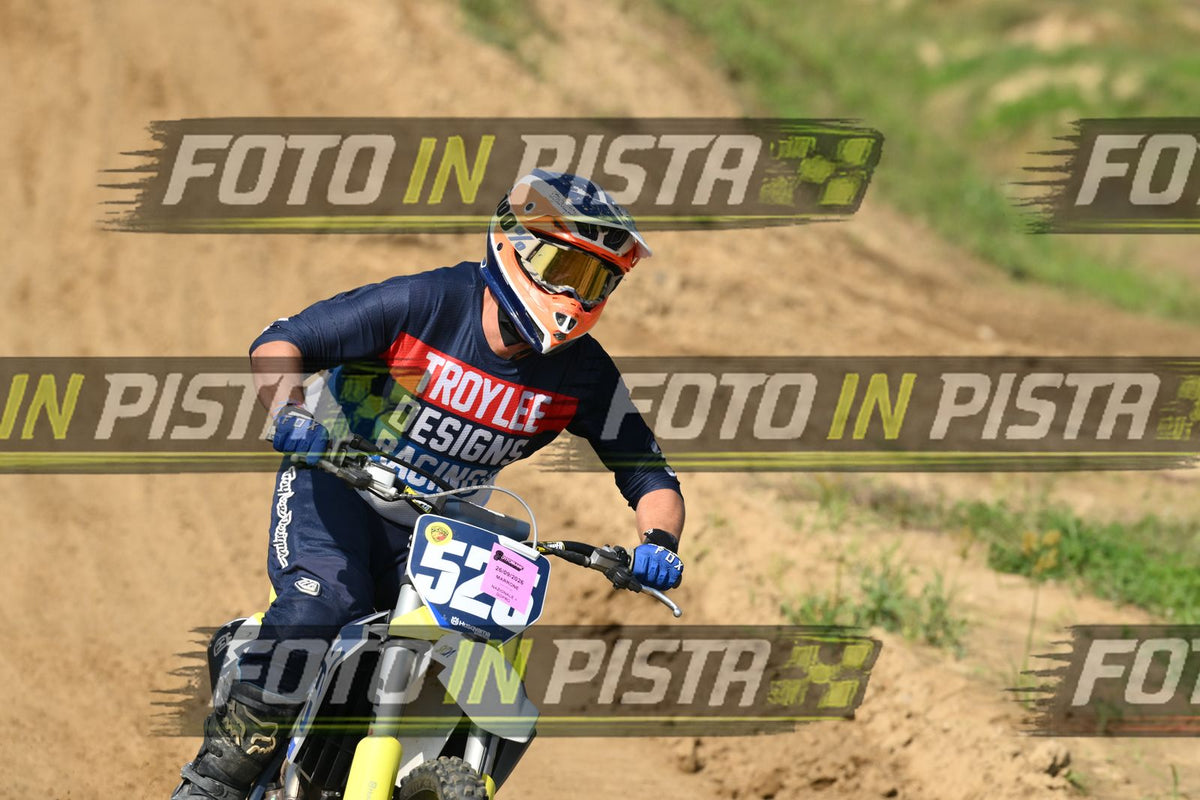 526 · DSH_7196