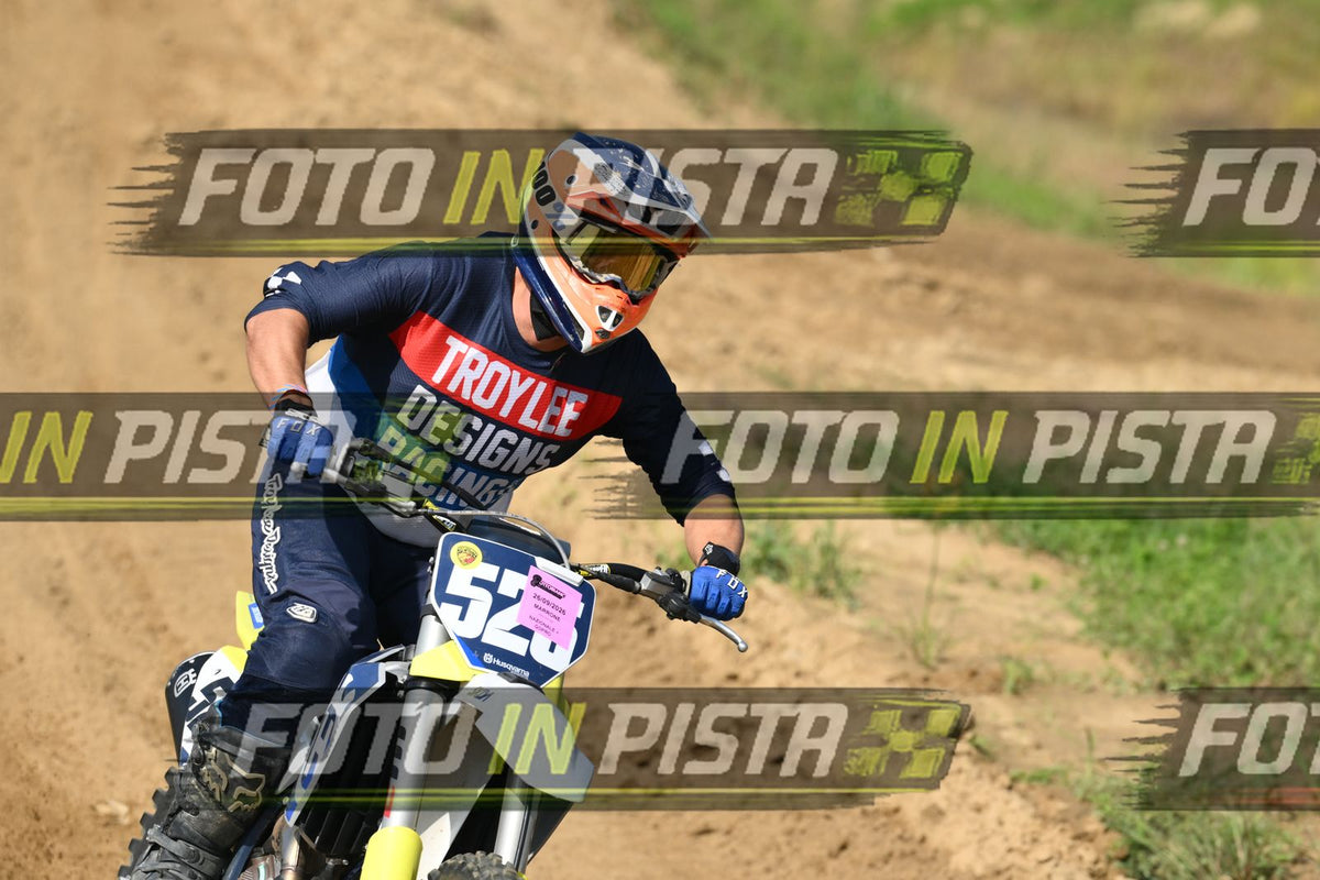 526 · DSH_7197