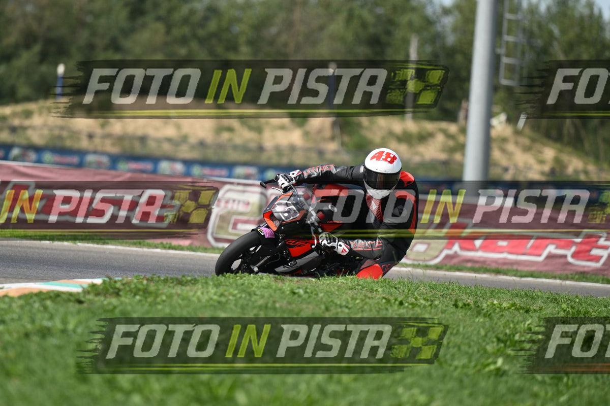 48 · DSH_7249