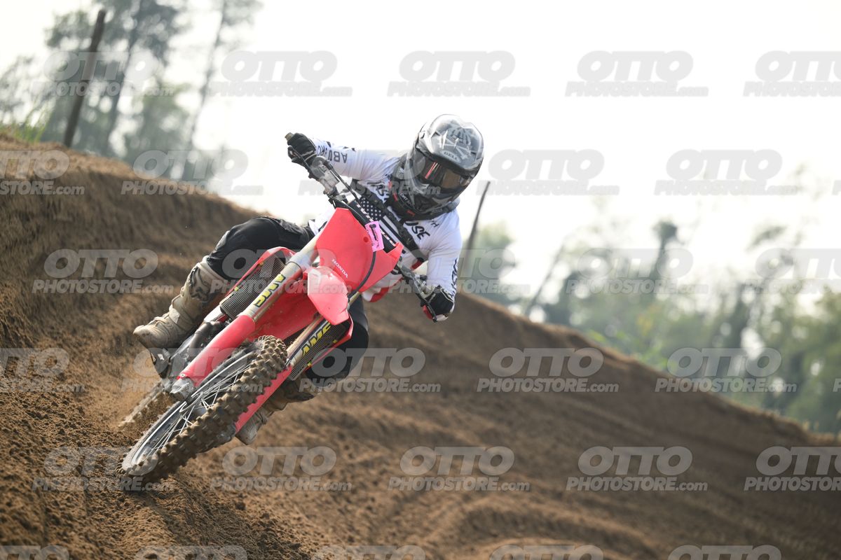 0 - CRF FASTHOUSE · DSH_7250