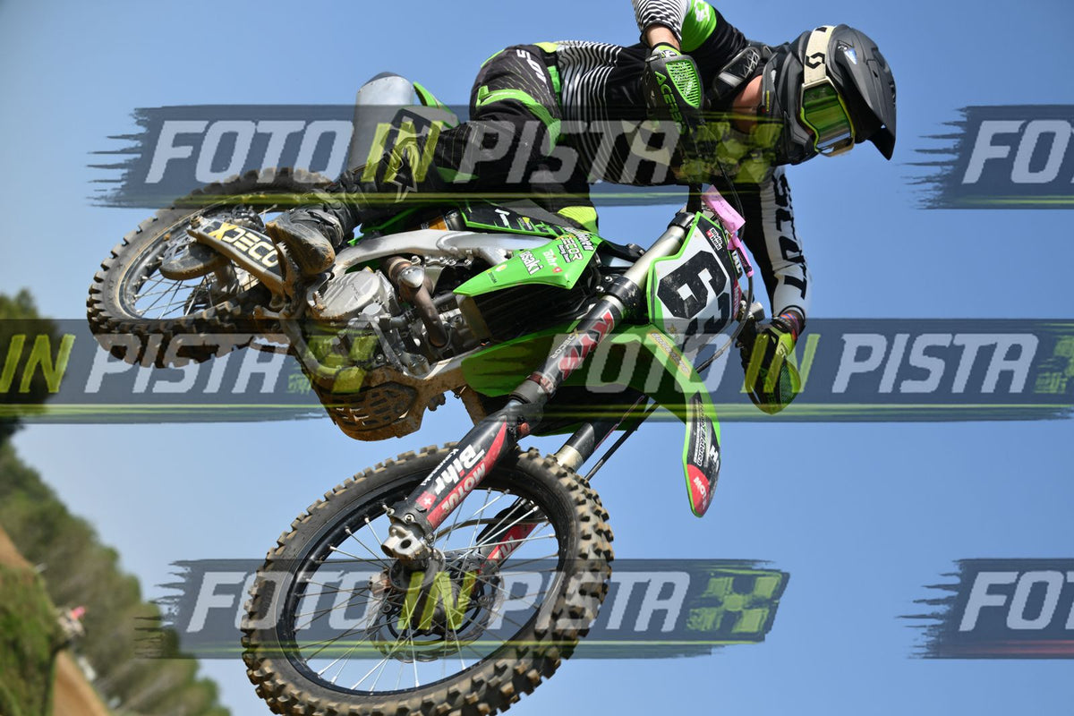 63 · DSH_7305