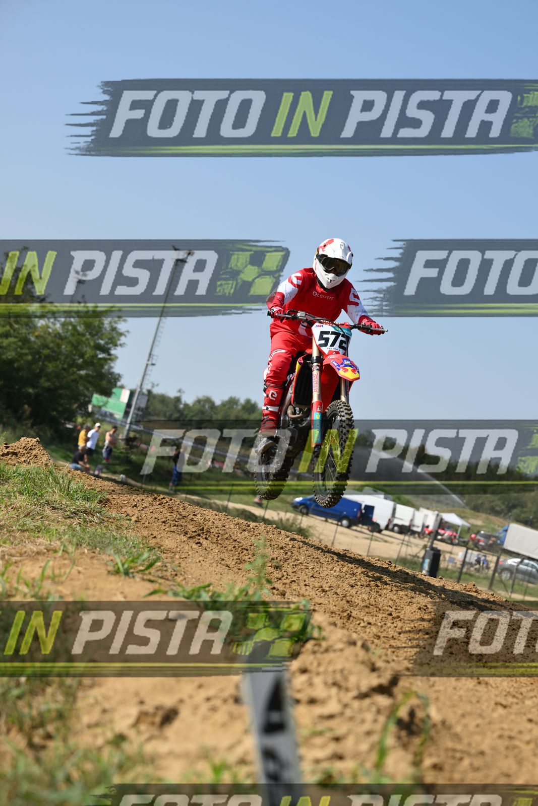 572 · DSH_7366