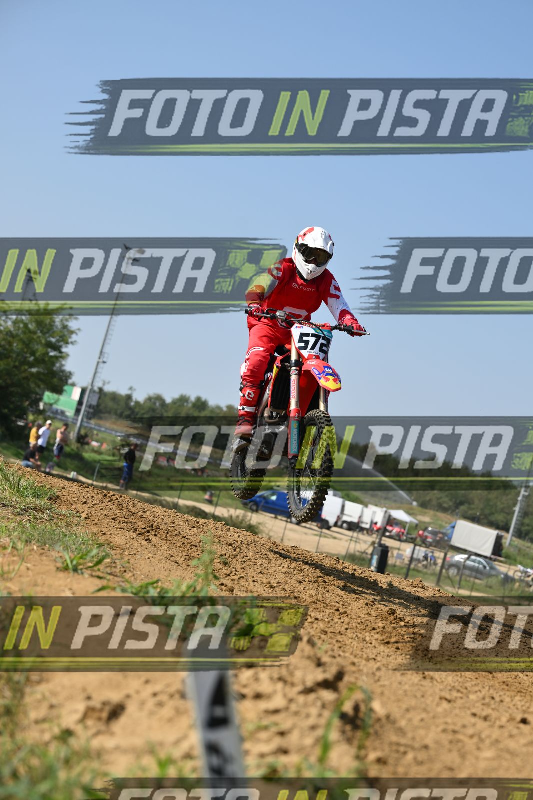 572 · DSH_7367