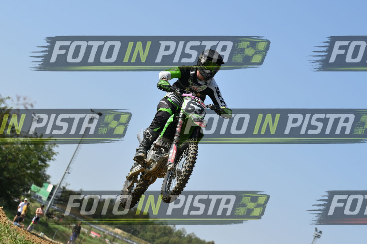 63 · DSH_7409