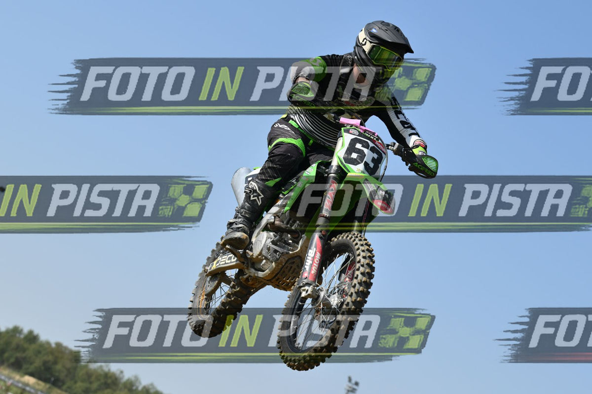 63 · DSH_7412