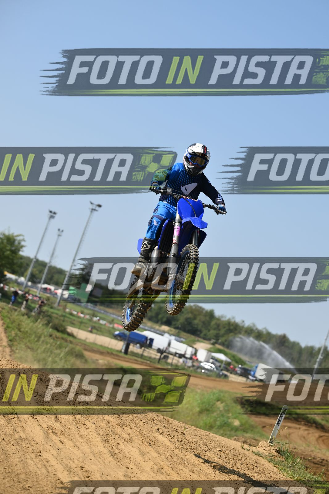 TOTAL BLUE · DSH_7466