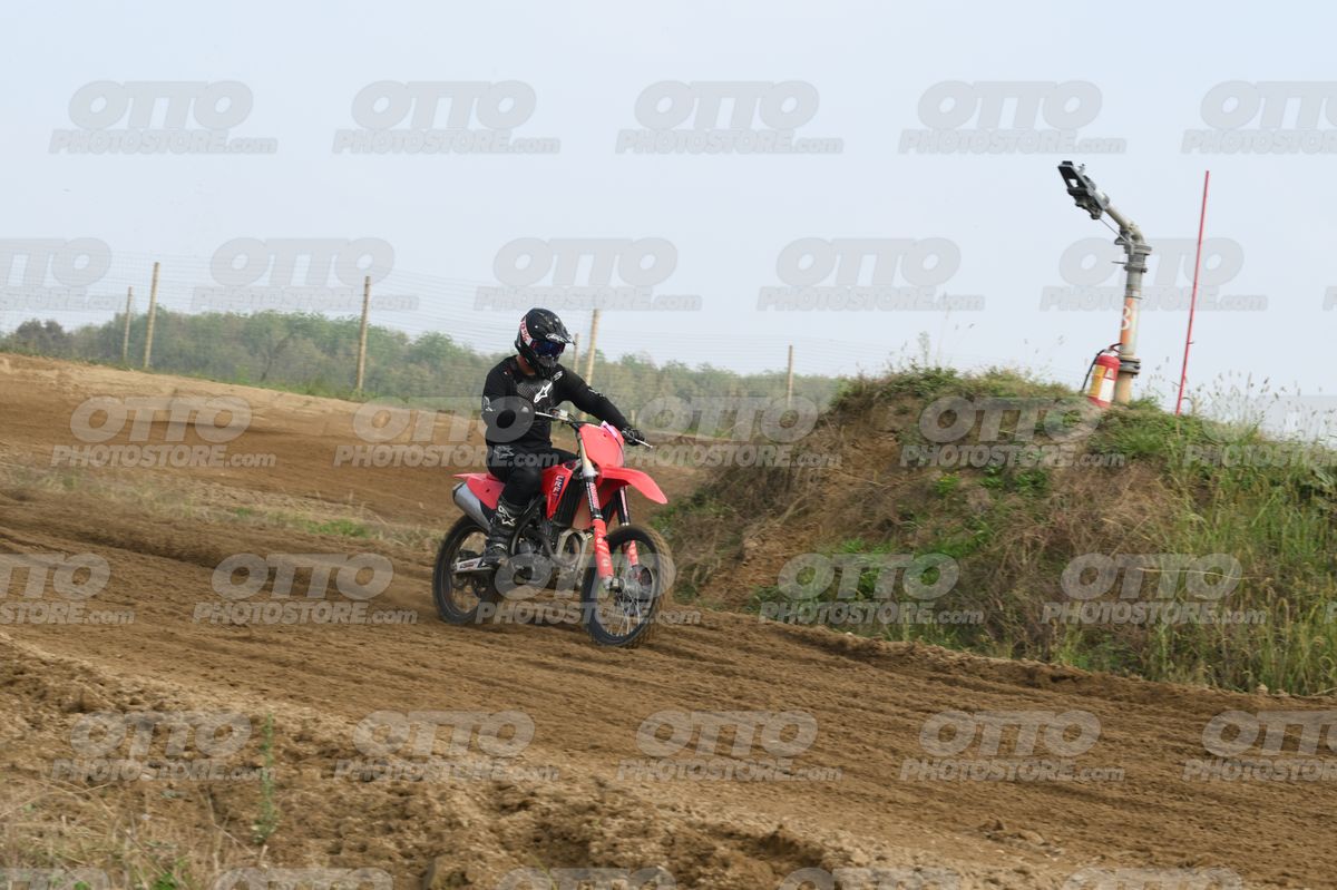 0 CRF - BLACK · DSH_7574