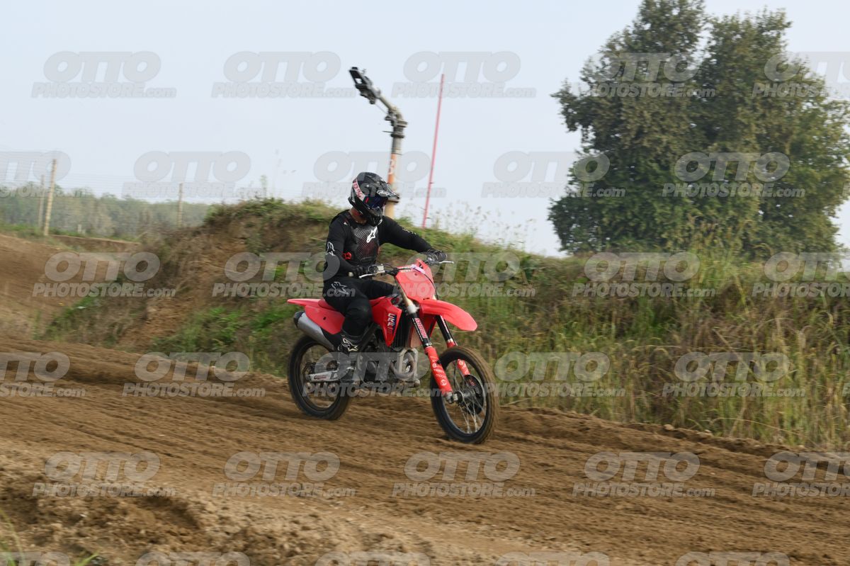 0 CRF - BLACK · DSH_7576