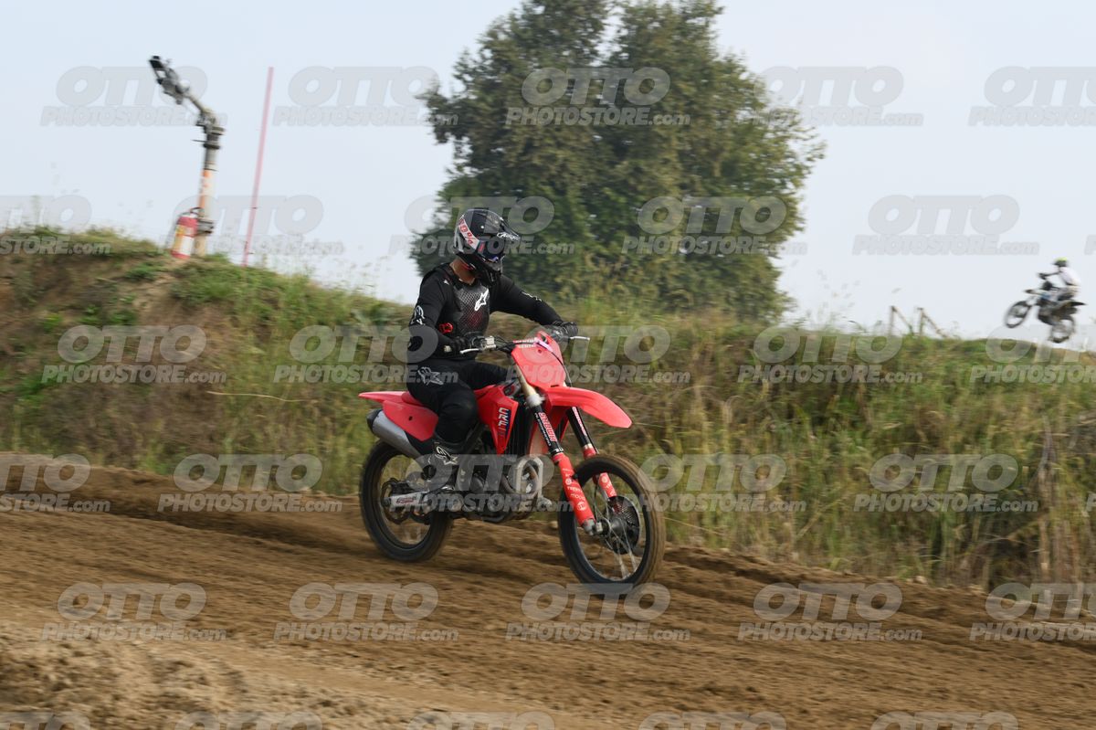 0 CRF - BLACK · DSH_7577