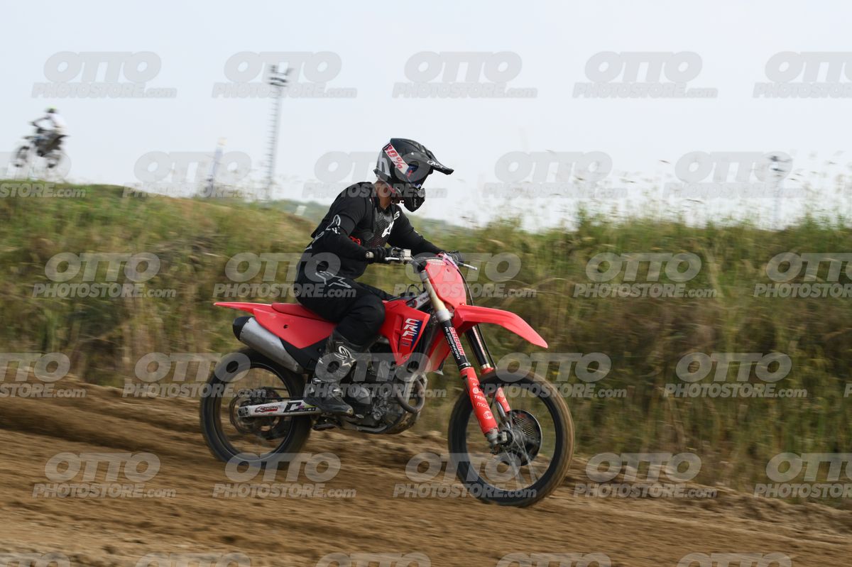0 CRF - BLACK · DSH_7579