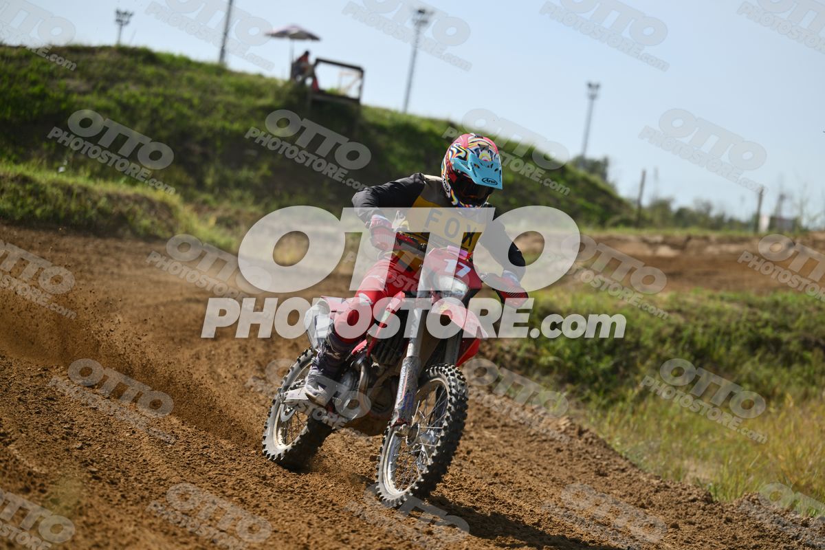 17 · DSH_7600