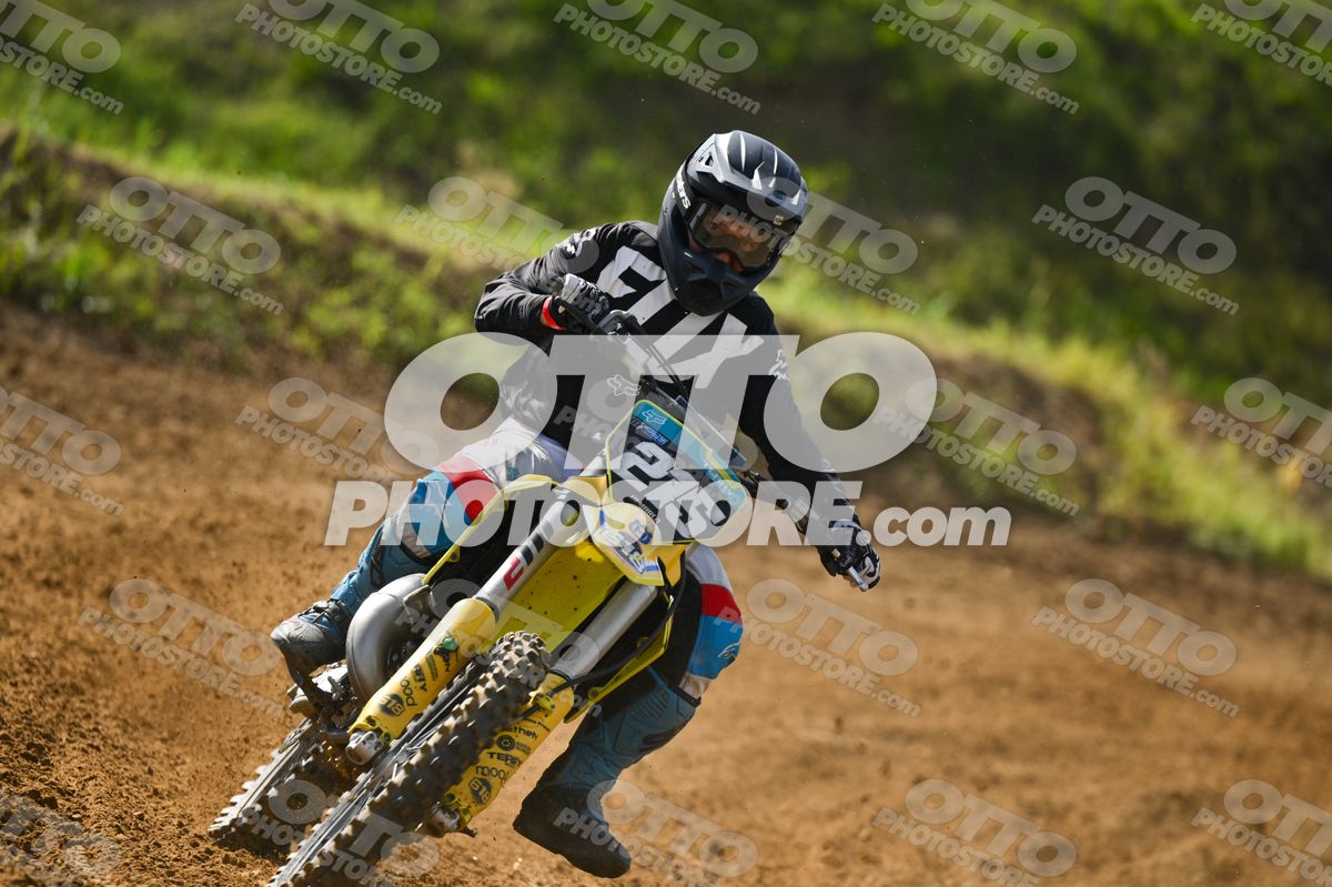 215 · DSH_7672