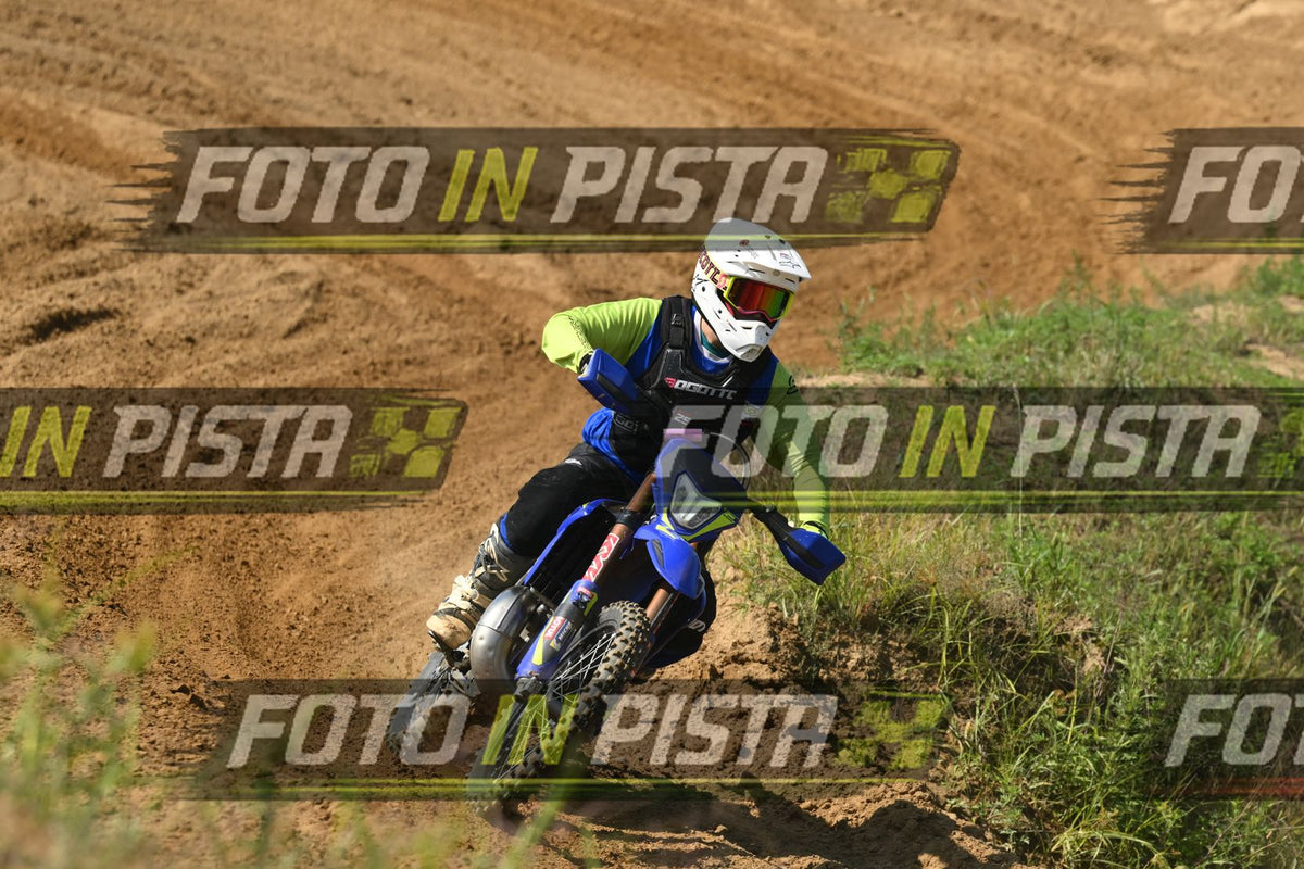 BLUE BIKE FARO - WHITE HELMET YELLOW SHIRT · DSH_7747