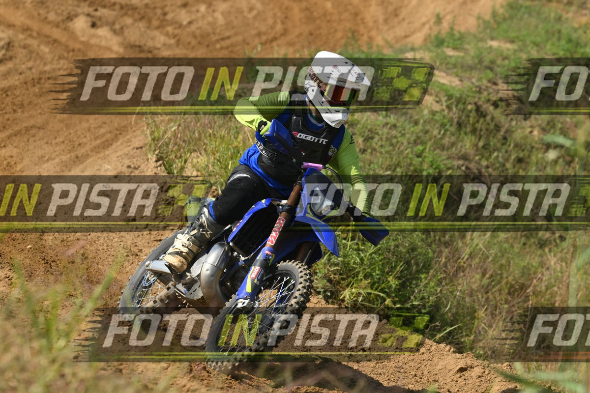 BLUE BIKE FARO - WHITE HELMET YELLOW SHIRT · DSH_7749