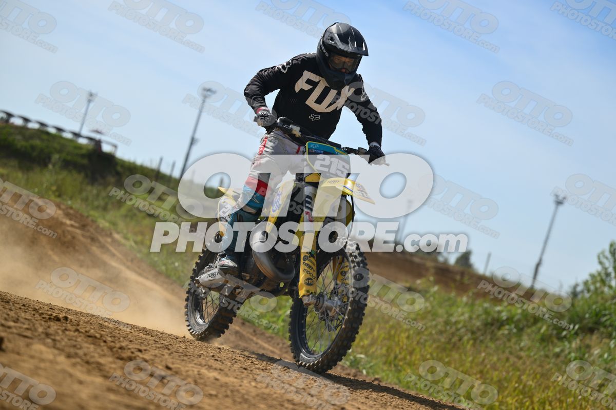 215 · DSH_7765